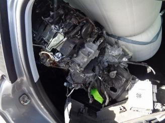 Peugeot 2008 1.2 picture 14