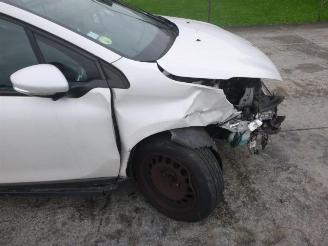 Peugeot 2008 1.6 HDI  9HP picture 12