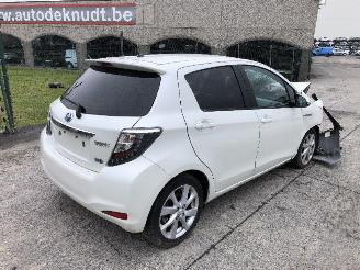 Vrakbiler auto Toyota Yaris 1.5 HYBRIDE 2014/2