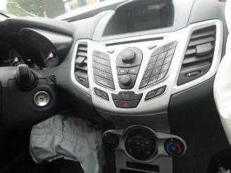 Ford Fiesta 1.2 picture 15