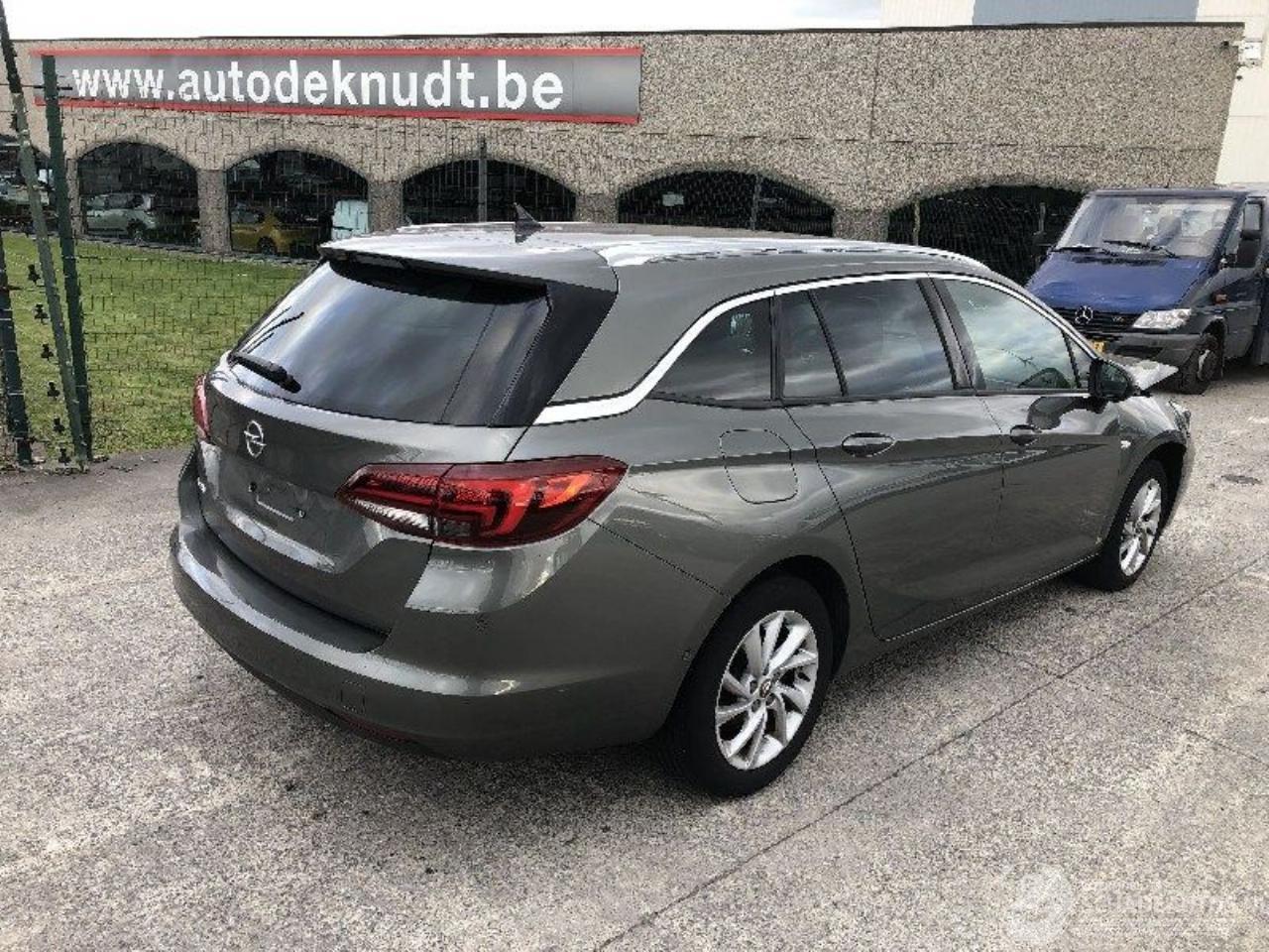 Opel Astra break 1.2 elegance