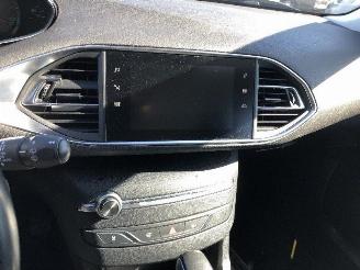 Peugeot 308 308 II SW  1.5hdi automat picture 14