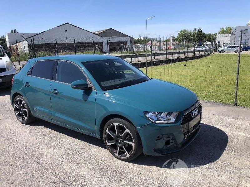 Audi A1 1.0     7 S-TRONIC