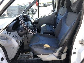 Renault Trafic 2.0    dci   M9R picture 9