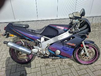 krockskadad bil motor Yamaha FZR 600  1993/1