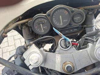 Yamaha FZR 600  picture 6