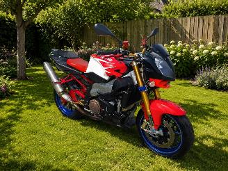 krockskadad bil motor Aprilia Tuono 1000r 2008/1
