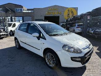 krockskadad bil auto Fiat Punto 1.3 MULTIJET 2011/4