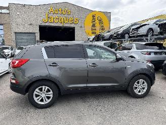 krockskadad bil auto Kia Sportage 1.6I LOUNGE 2011/8