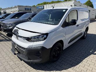 skadebil bedrijf Citroën Berlingo Blue HDI 96 kw L2H1 2025/9