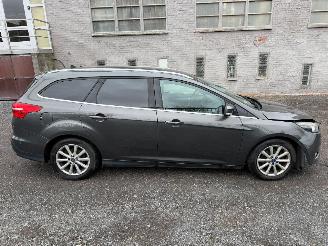 Coche accidentado Ford Focus TITANIUM 2015/4