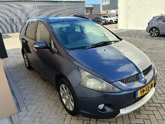 uszkodzony samochody osobowe Mitsubishi Grandis 2.4-16V InSport 7-Persoons 2007/3
