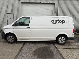 Volkswagen Transporter 2.0 TDI L2H1 28 110PK Navigatie Trekhaak picture 2