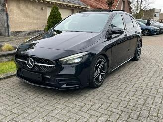 Vaurioauto  passenger cars Mercedes B-klasse 200 d AMG LINE PANORAMADAK NAVI CAMERA 2019/3
