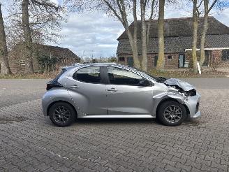 Mazda 2 HYBRIDE AUTOMAAT CLIMA CAMERA CARPLAY PDC STOELVERW B.J 07-2024 picture 6