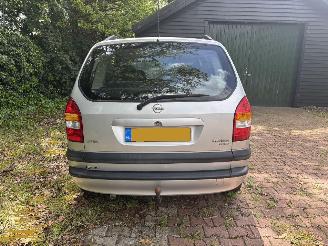 Opel Zafira 2.0 DIESEL 7 PERSOONS B.J 2000  kenteken is afgemeld (voor loop of sloop) picture 4