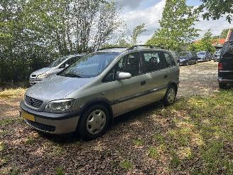 Damaged car Opel Zafira 2.0 DIESEL COMFORT 7 PERSONEN B.J 2000 2000/1