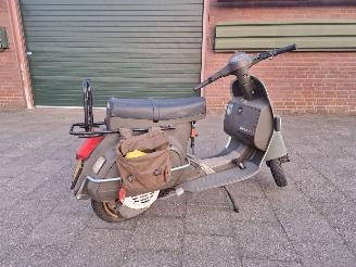 krockskadad bil bromfiets Vespa  PK50 XL , RAT LOOK 1985/1