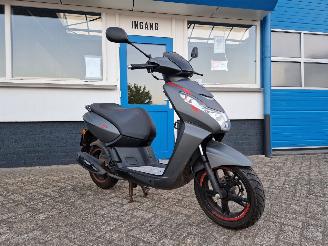 Peugeot  KISBEE 45KM picture 2