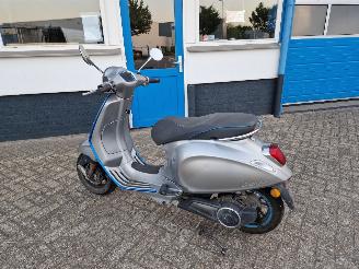 Vespa  ELETTRICA , PRIMAVERA picture 9