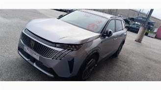 krockskadad bil auto Peugeot 5008  2025/2