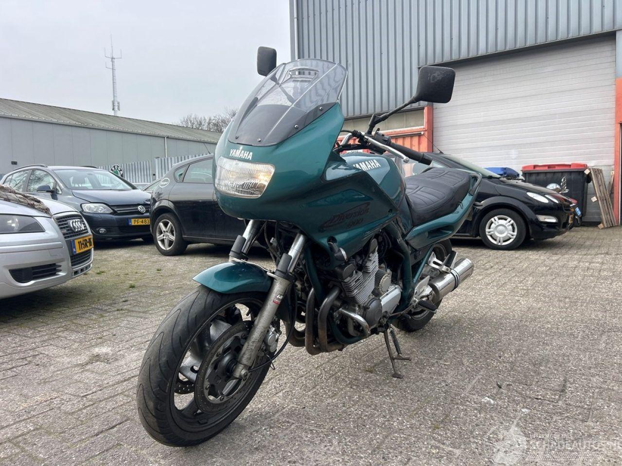 Yamaha XJ 900 YAMAHA XJ 900