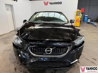 Volvo V-40  picture 2