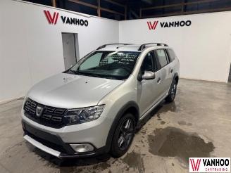 krockskadad bil auto Dacia Logan  2017/11
