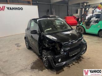krockskadad bil motor Smart Fortwo  2022/2