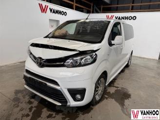 skadebil auto Toyota ProAce  2022/6