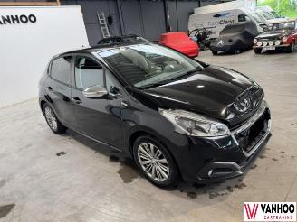 Peugeot 208  picture 4
