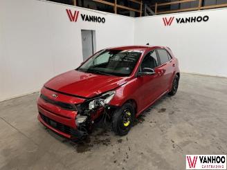 krockskadad bil auto Kia Rio  2021/2