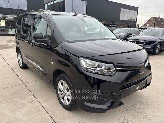 krockskadad bil auto Toyota ProAce CITY 2024/5