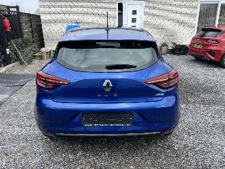 Renault Clio Intens E-TECH HYBRIDE picture 1
