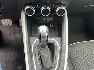 Renault Clio Intens E-TECH HYBRIDE picture 18