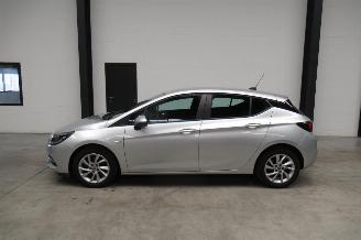 Opel Astra SEDAN picture 2