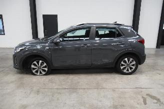Kia Stonic SEDAN picture 2