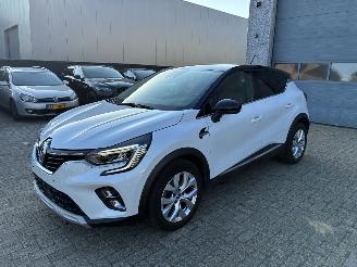 Vaurioauto  passenger cars Renault Captur RENAULT CAPTUR 1.5D 2020 2020/9