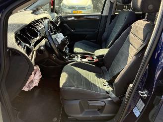 Volkswagen Touran VW TOURAN 1.6D DSG 2017 7 ZIT picture 16