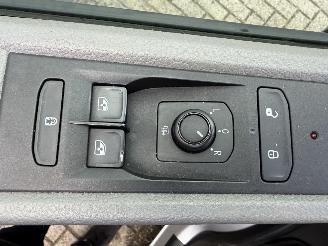 Volkswagen Transporter 2.0 TDI L1H1 28 Bulli AUTOMAAT picture 15