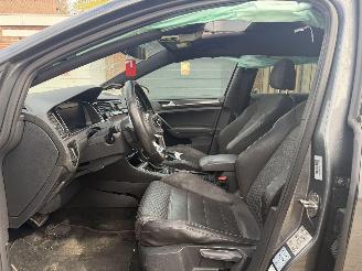 Volkswagen Golf GTD 184 PK PANO picture 19