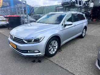 skadebil auto Volkswagen Passat 1.6 TDI / DSG 2018/1