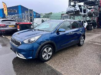 krockskadad bil auto Kia Niro 1.6 HYBRIDE / AUTOMAAT 2018/3