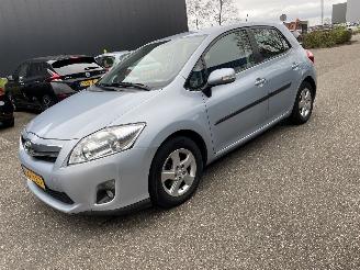 uszkodzony samochody osobowe Toyota Auris 1.8 hybrid 2012/3