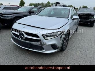 krockskadad bil brommobiel Mercedes A-klasse d DAB+ Navigation 106co2 2019/11