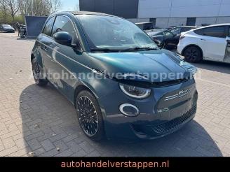 skadebil auto Fiat 500E 500 e La Prima 87KW  Cabriolet 2020/12