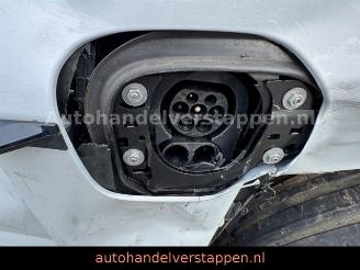 Porsche Taycan Sport 93KWH Sport-Design-Paket picture 18
