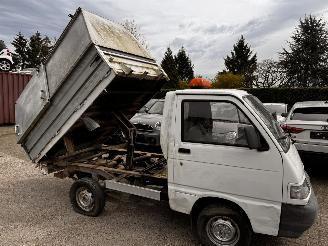 skadebil bedrijf Piaggio Porter KIPPER KIEPWAGEN 2005/4