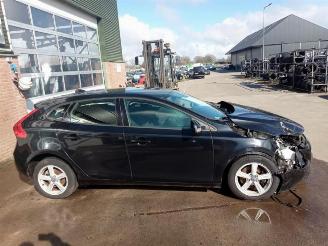 Volvo V-40 V40 (MV), Hatchback 5-drs, 2012 / 2019 1.6 T3 GTDi 16V picture 2