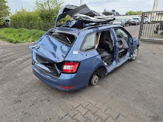 Vrakbiler auto Skoda Fabia Combi 1.0 TSi 2020/10